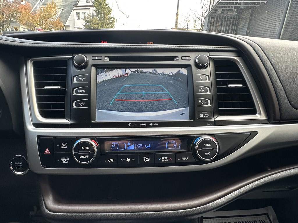 2018 Toyota Highlander Image 14