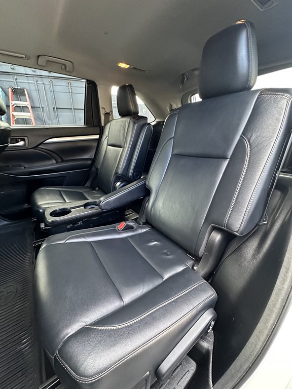2018 Toyota Highlander Image 16
