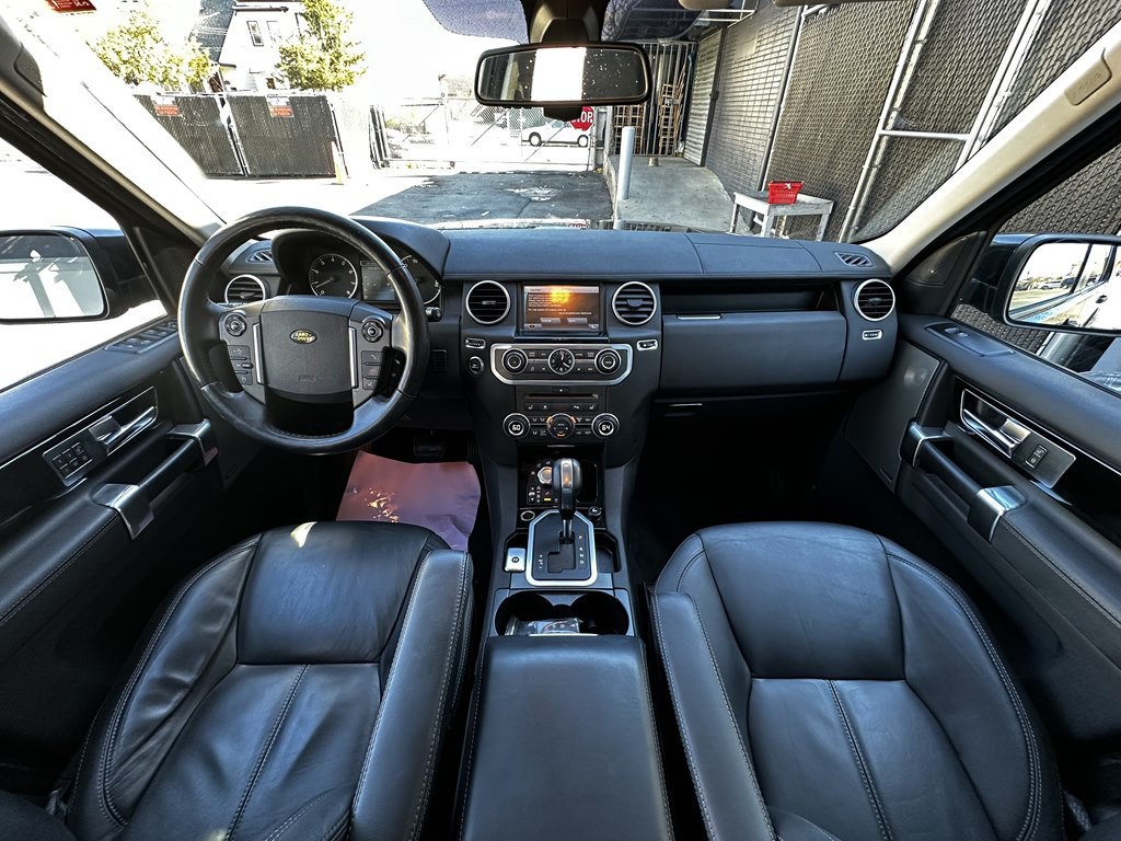 2010 Land Rover LR4 Image 10