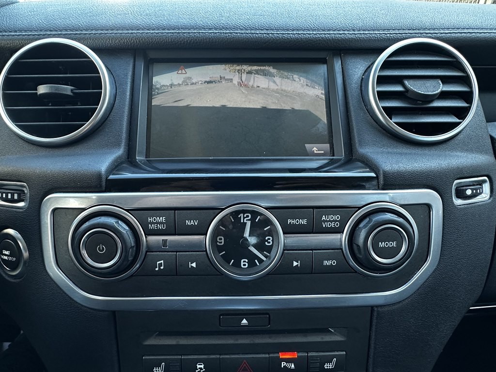 2010 Land Rover LR4 Image 14