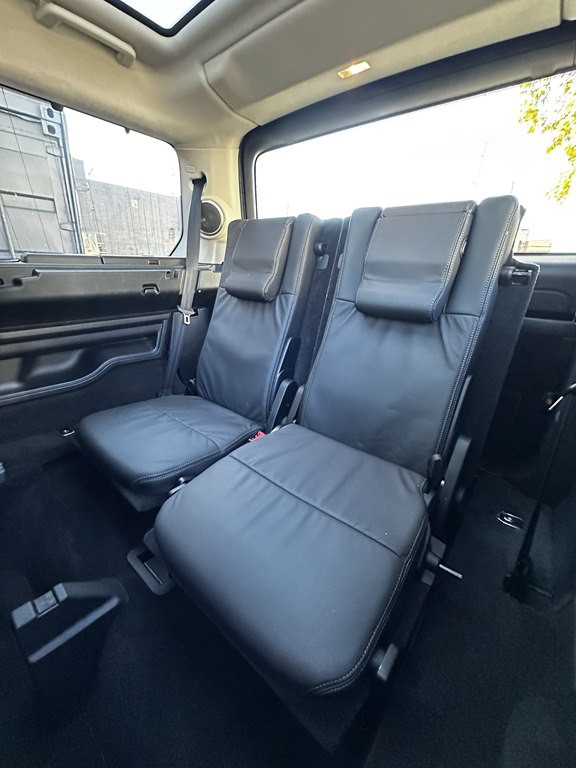 2010 Land Rover LR4 Image 17