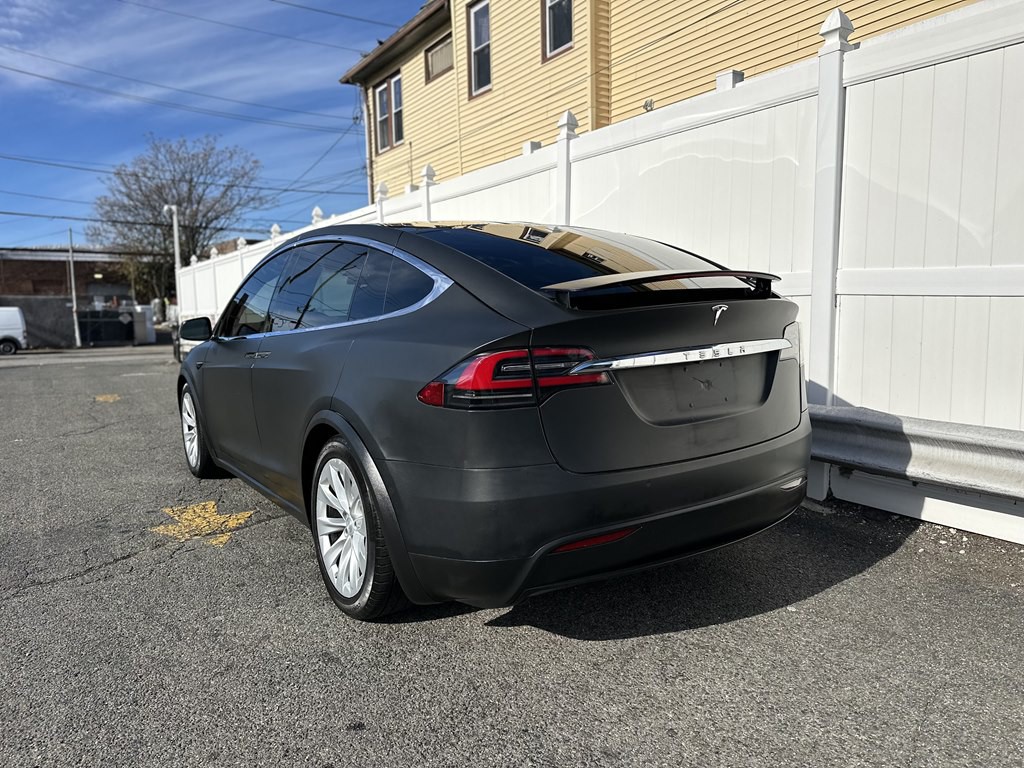 2017 Tesla Model X Image 5