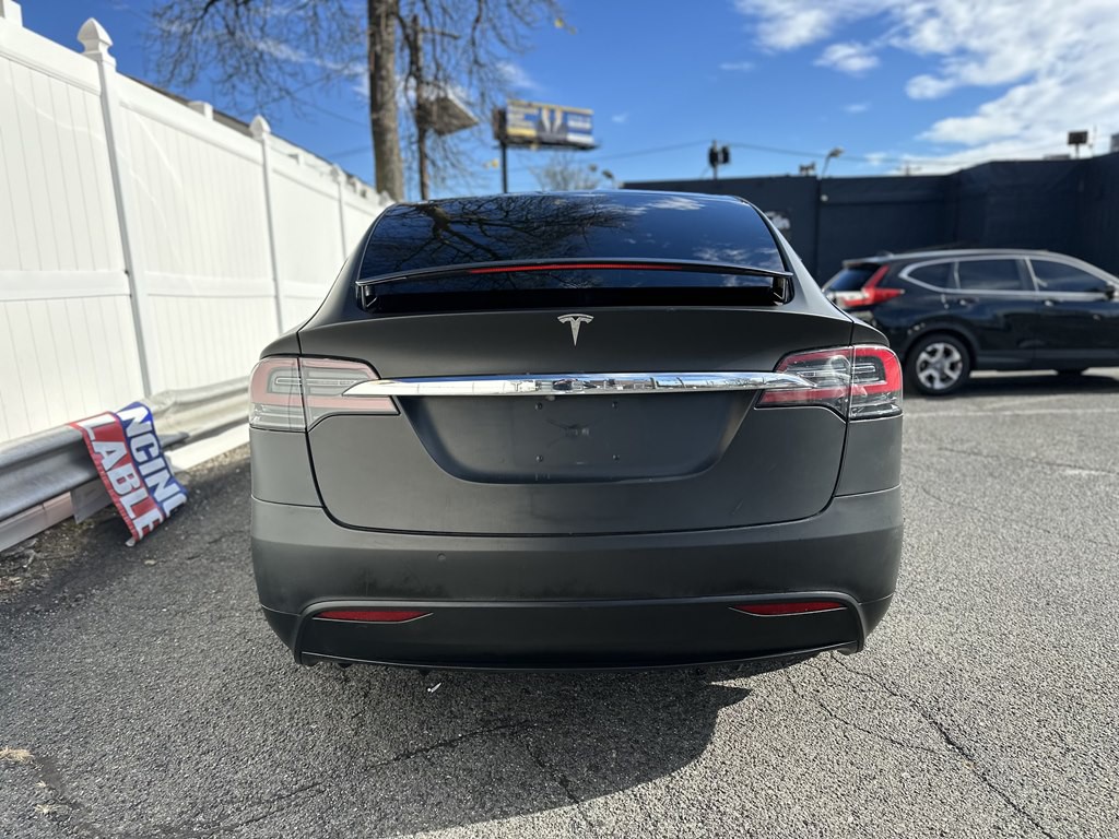 2017 Tesla Model X Image 6