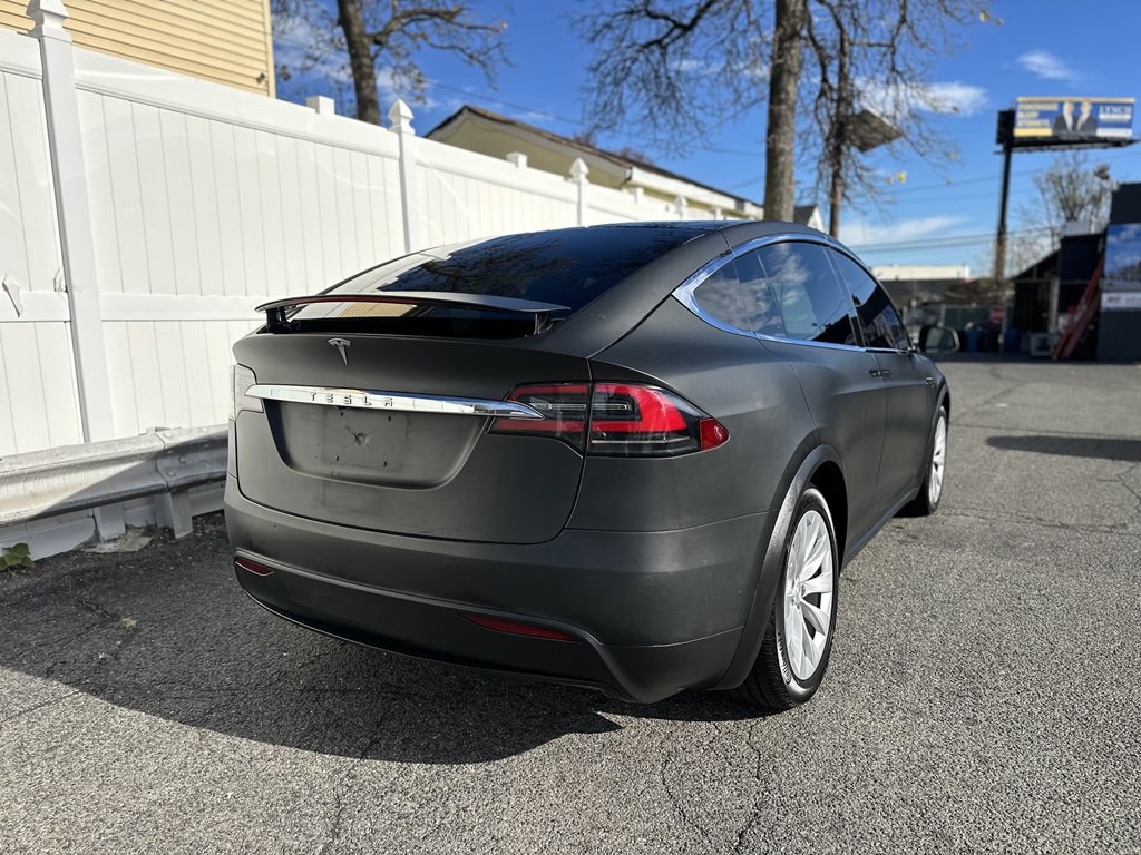 2017 Tesla Model X Image 7