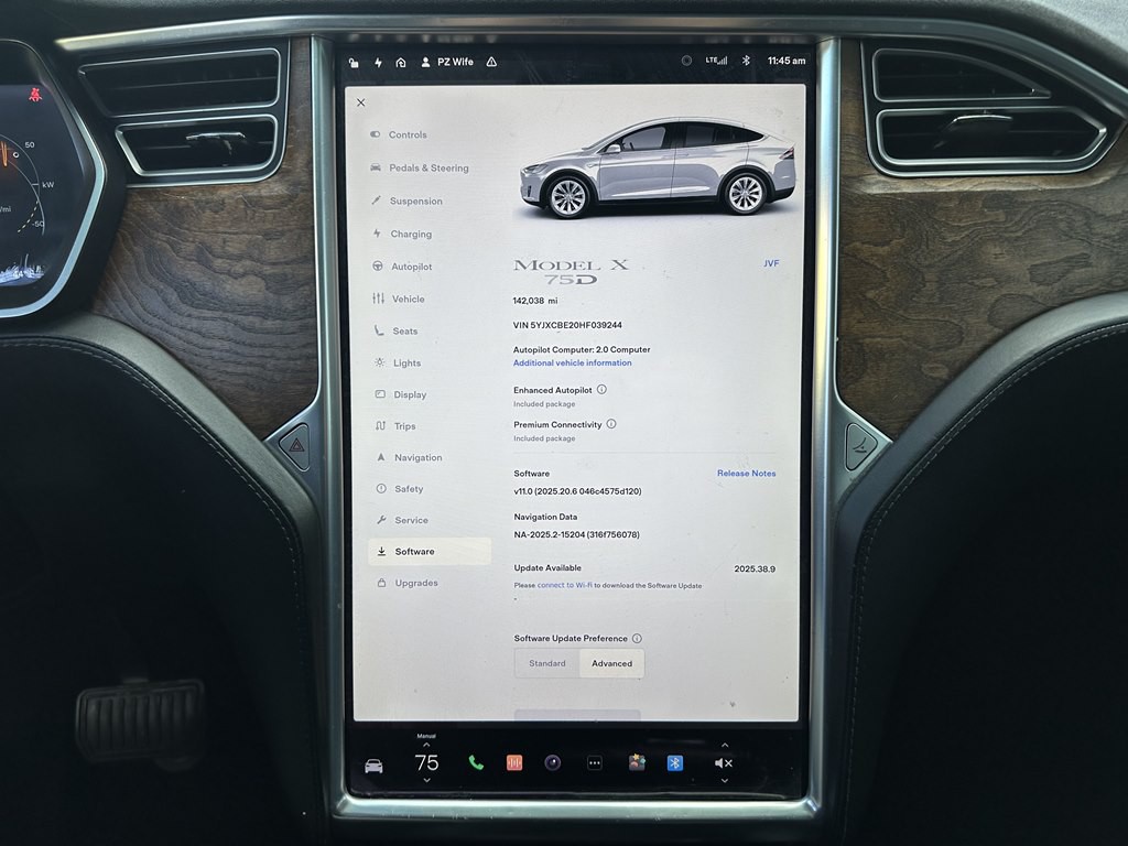 2017 Tesla Model X Image 11
