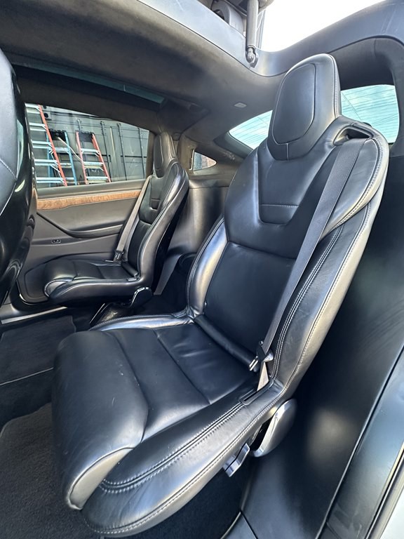 2017 Tesla Model X Image 15