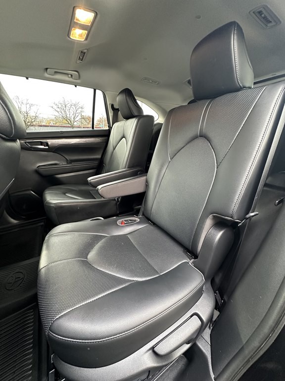 2020 Toyota Highlander Image 16