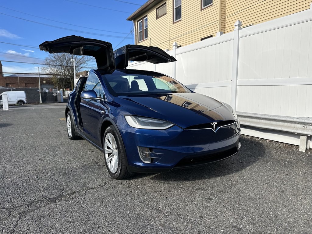 2017 Tesla Model X Image 3