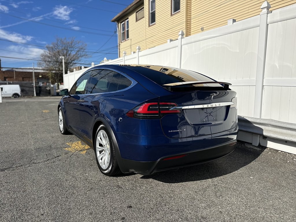 2017 Tesla Model X Image 5