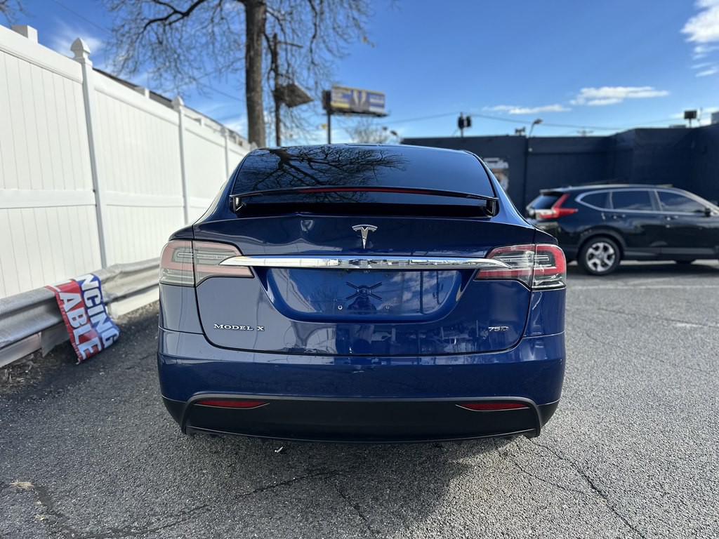 2017 Tesla Model X Image 6