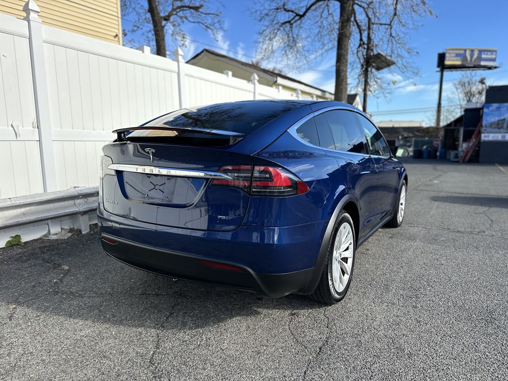 2017 Tesla Model X Image 7