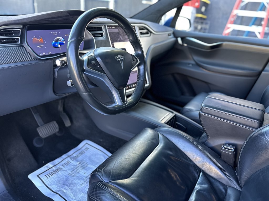 2017 Tesla Model X Image 10