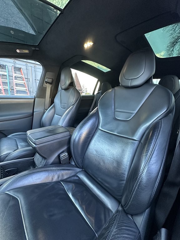 2017 Tesla Model X Image 14