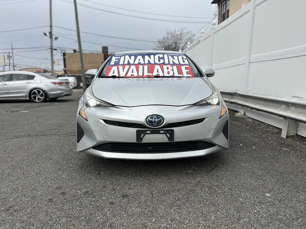 2017 Toyota Prius Image 2