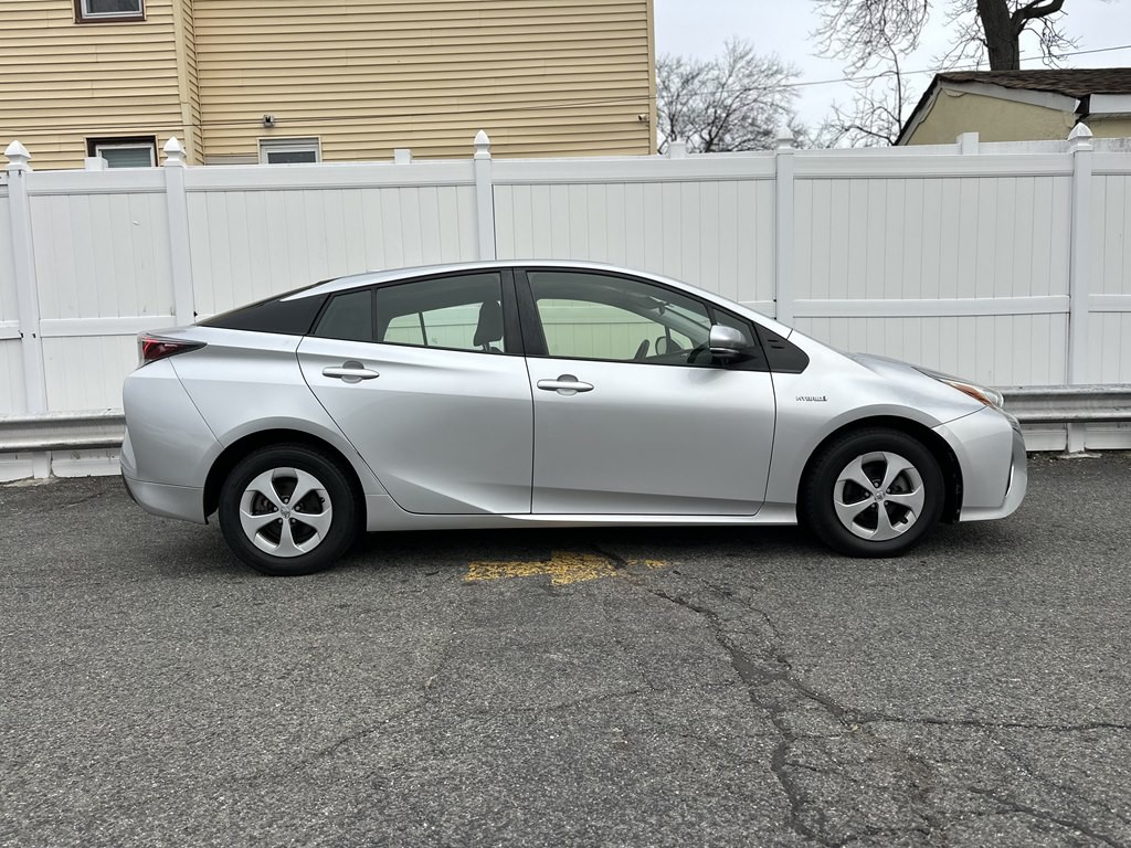 2017 Toyota Prius Image 8