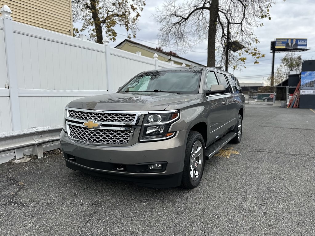 2018 Chevrolet Suburban Image 1