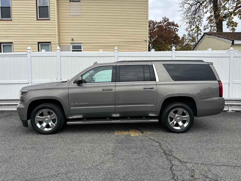 2018 Chevrolet Suburban Image 4