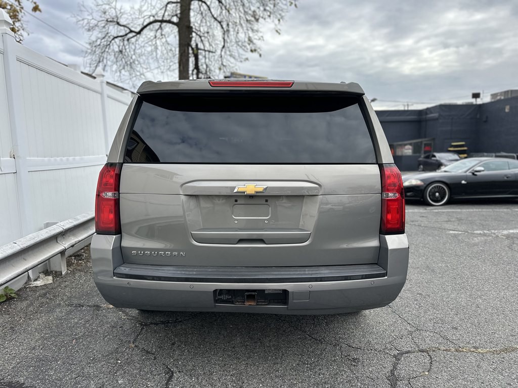 2018 Chevrolet Suburban Image 6