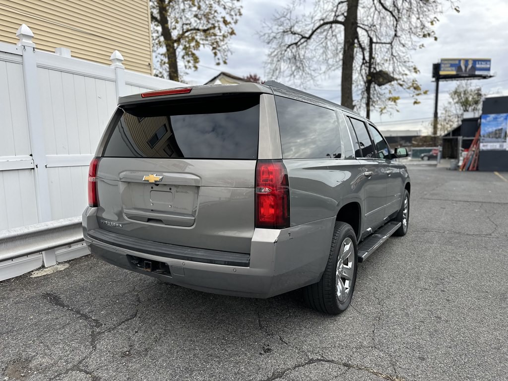 2018 Chevrolet Suburban Image 7
