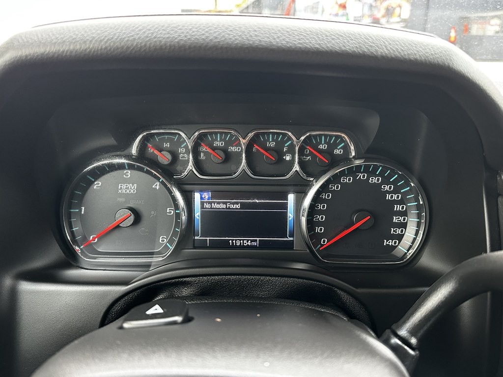 2018 Chevrolet Suburban Image 11