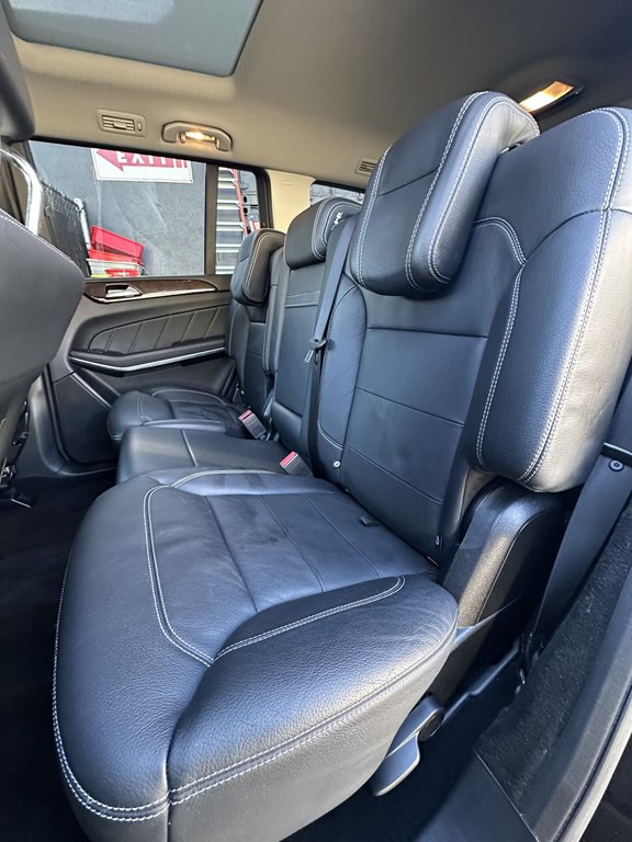 2015 Mercedes-Benz GL-Class Image 16