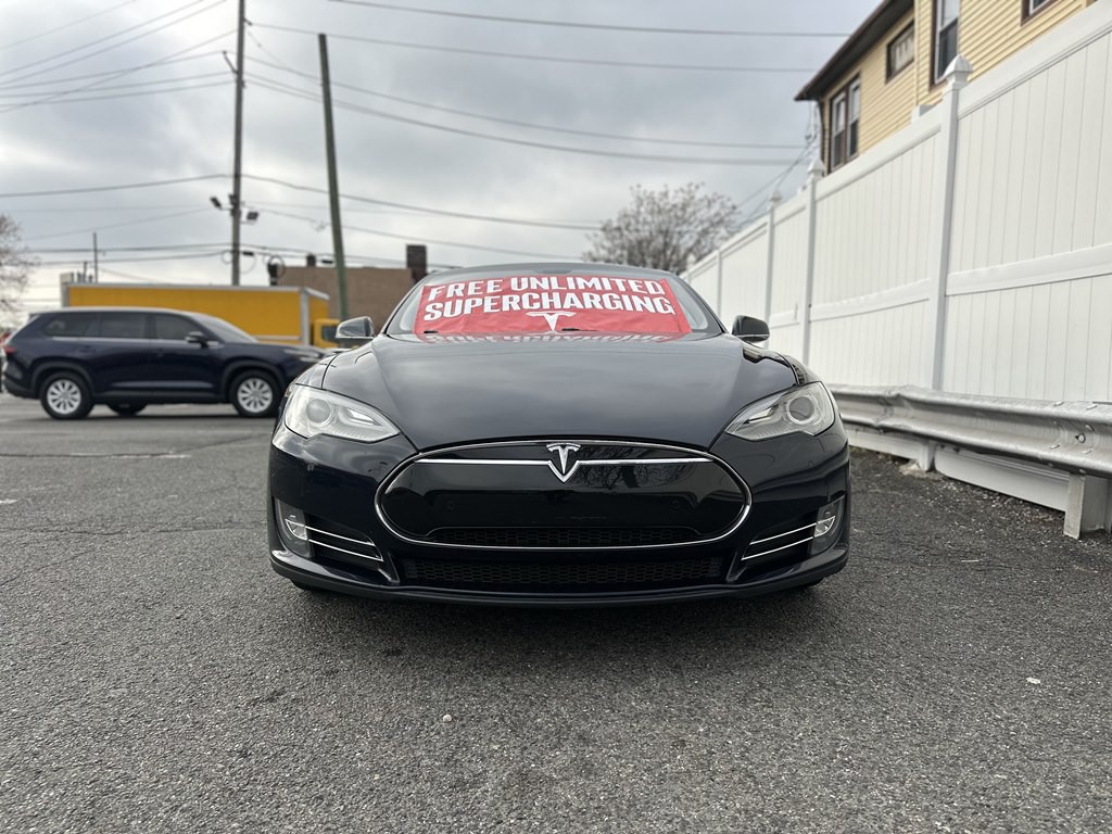2014 Tesla Model S Image 2
