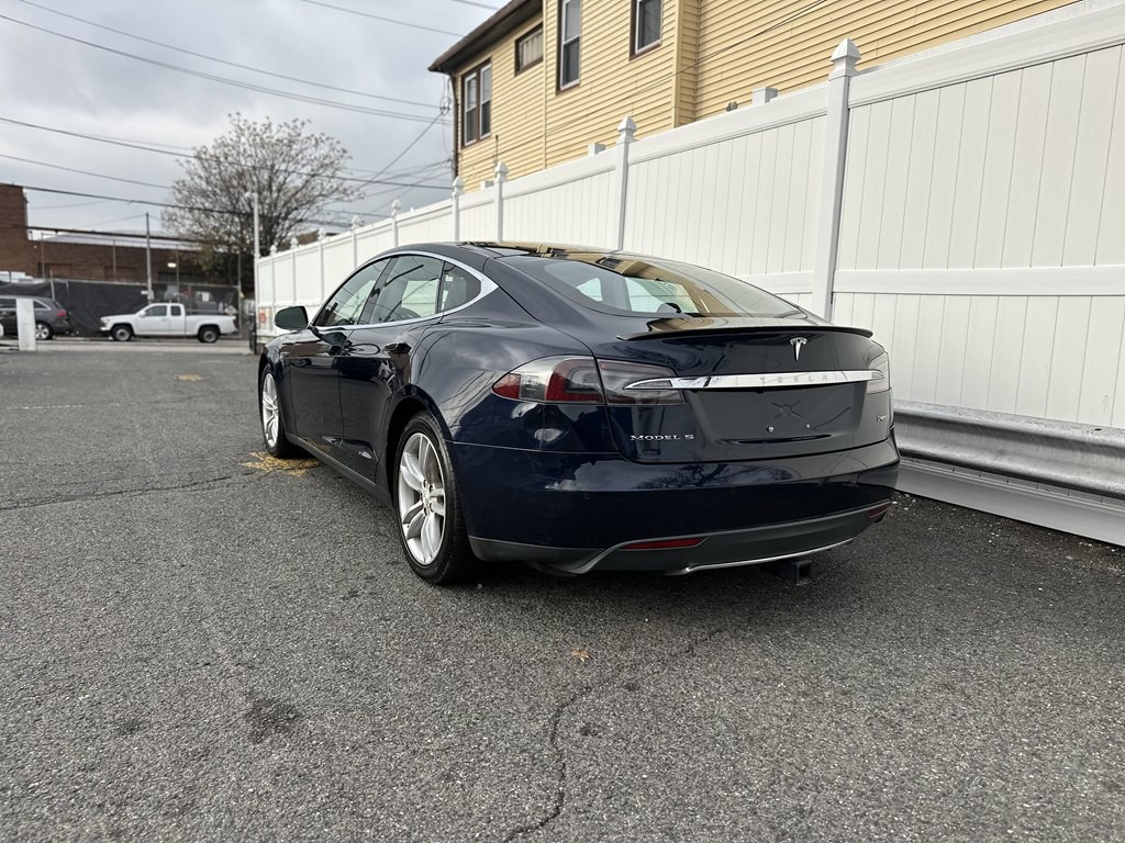 2014 Tesla Model S Image 5