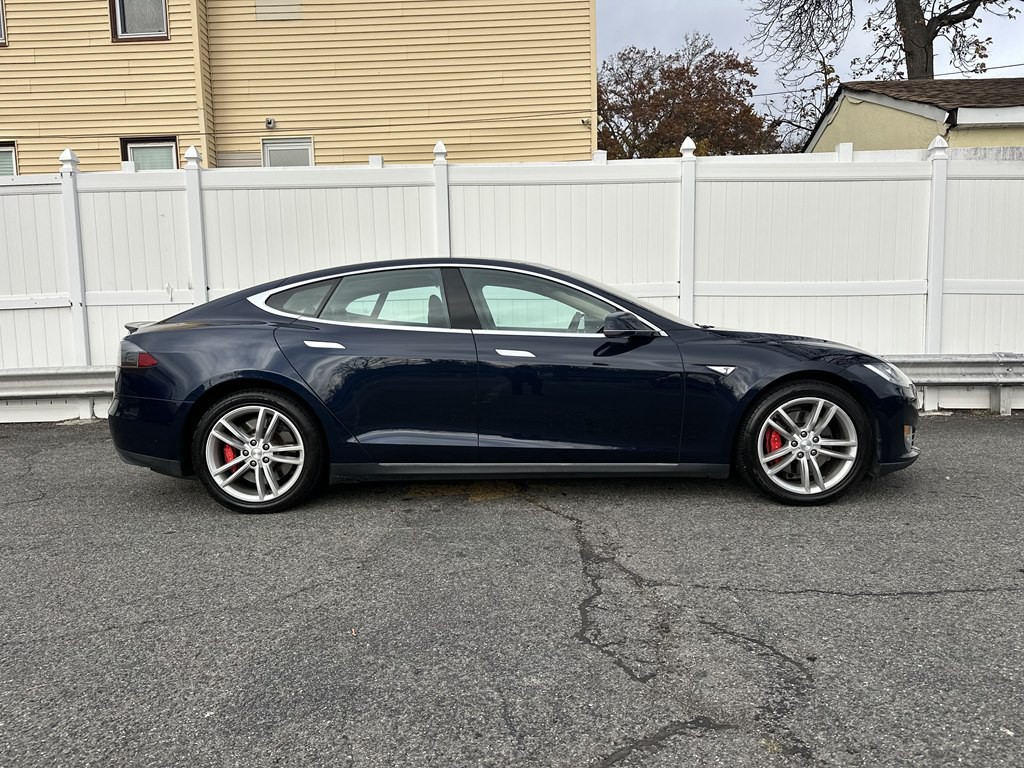 2014 Tesla Model S Image 8