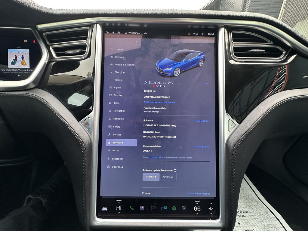 2014 Tesla Model S Image 10