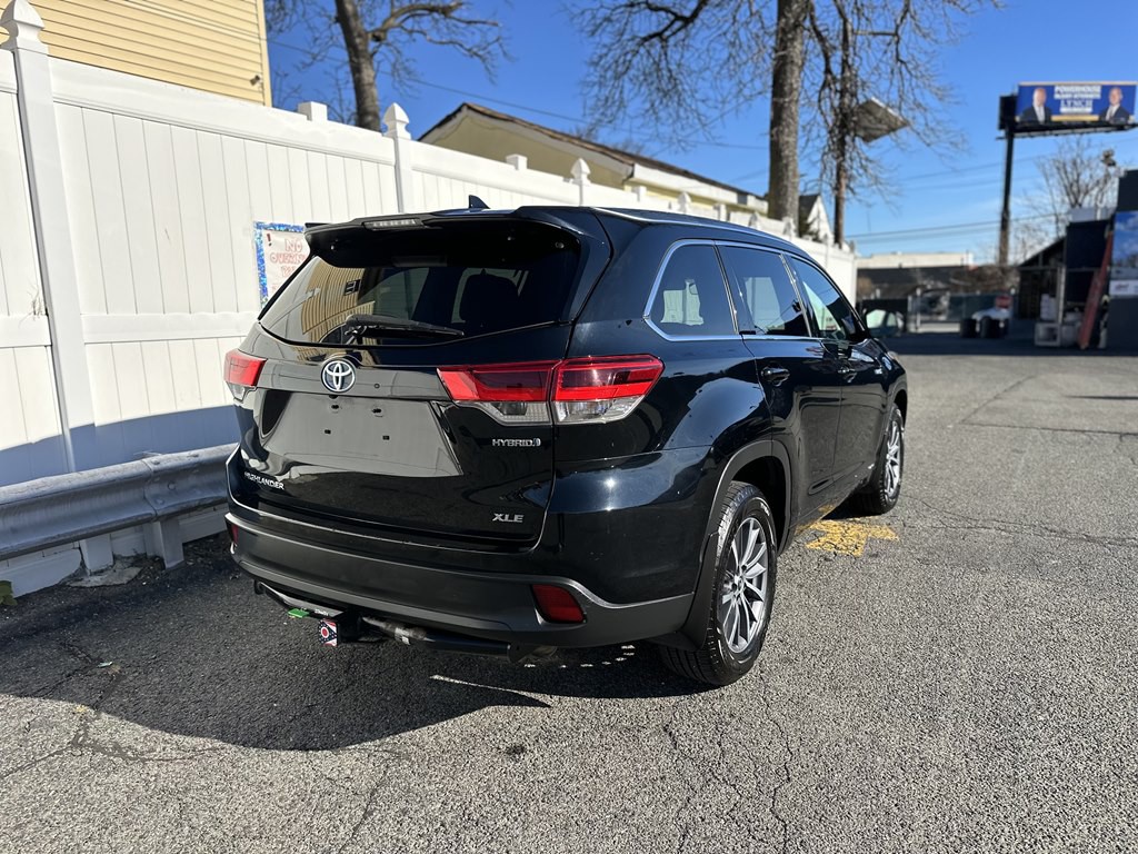 2017 Toyota Highlander Image 7