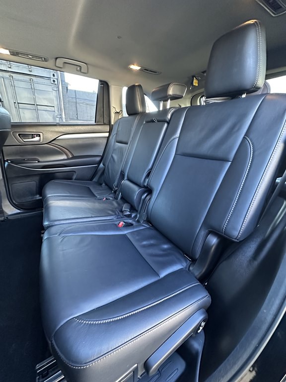 2017 Toyota Highlander Image 15