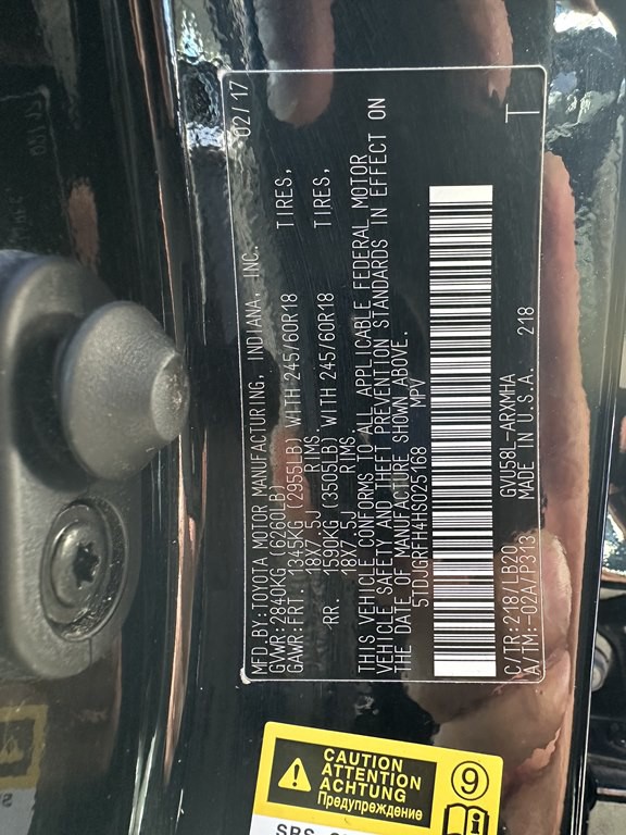 2017 Toyota Highlander Image 17