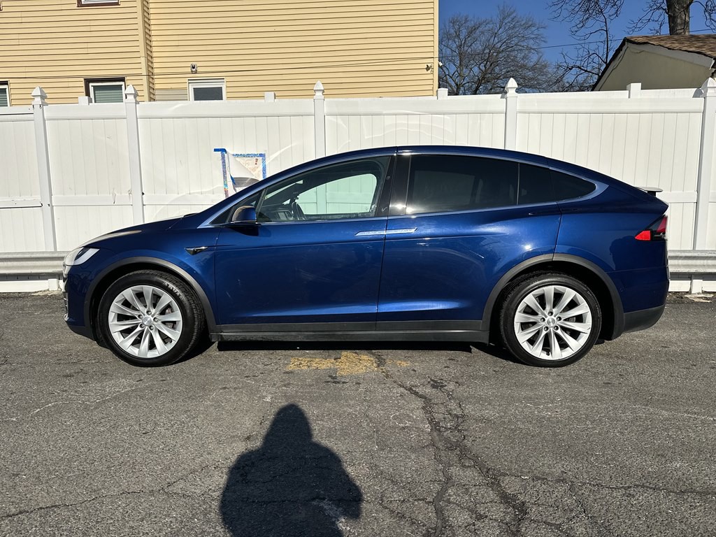 2017 Tesla Model X Image 4