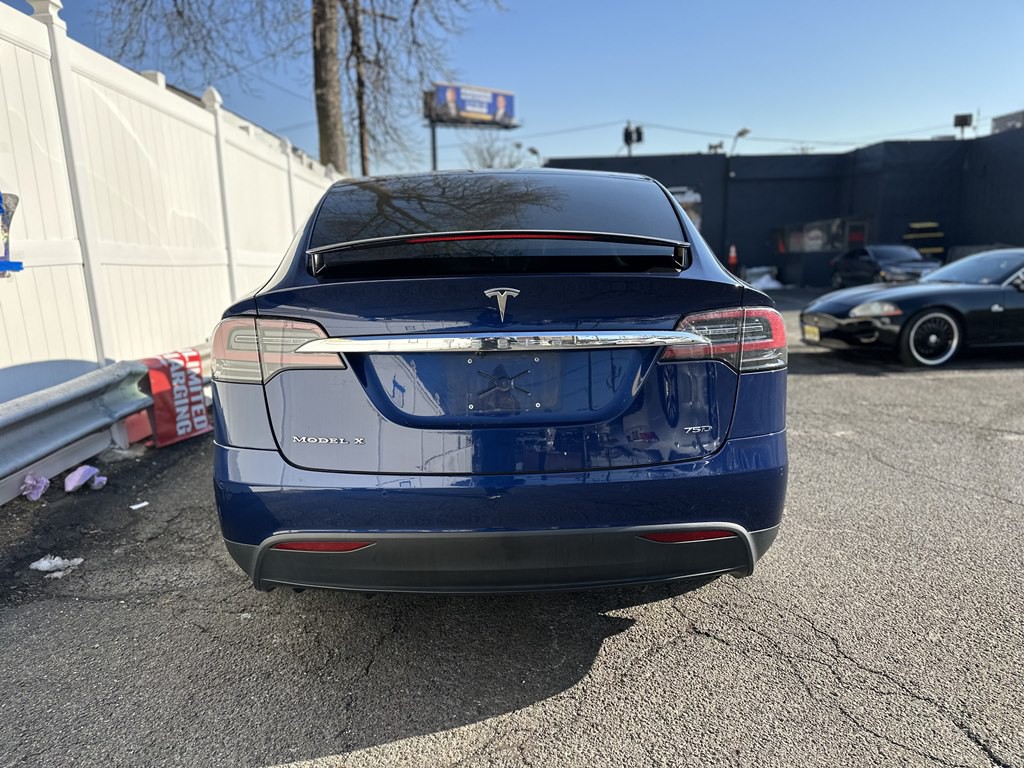 2017 Tesla Model X Image 6