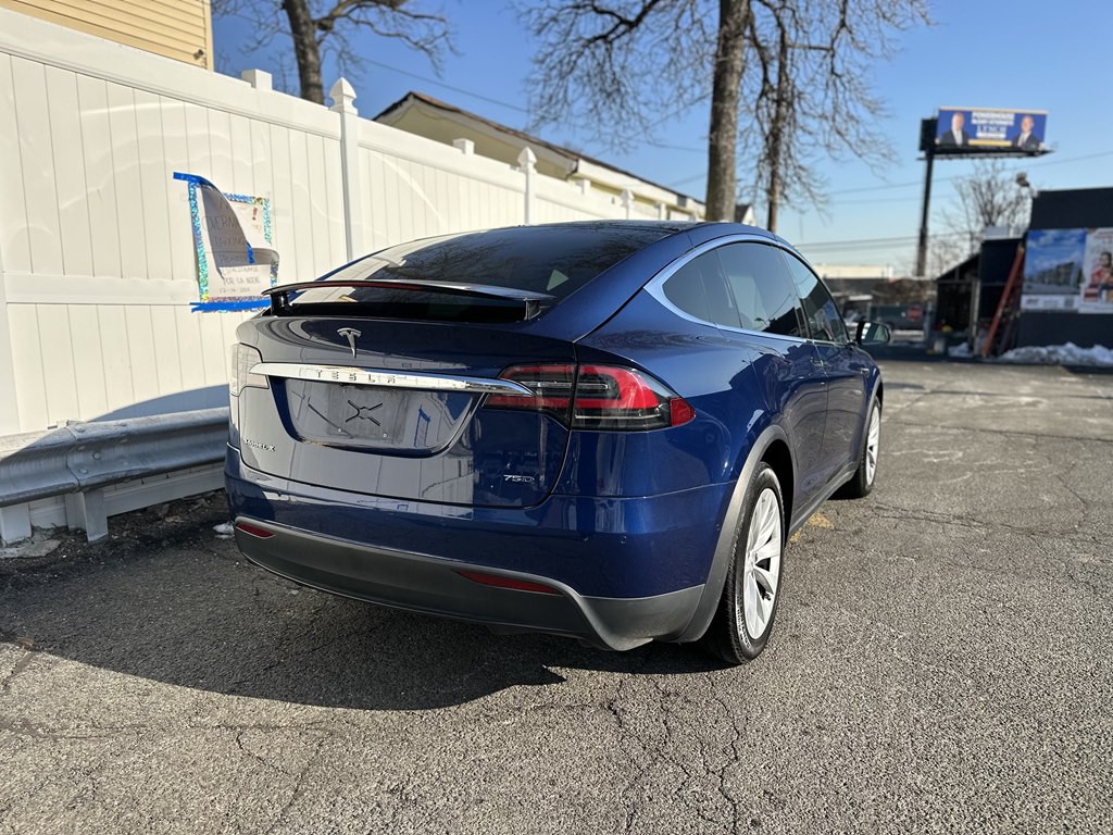 2017 Tesla Model X Image 7