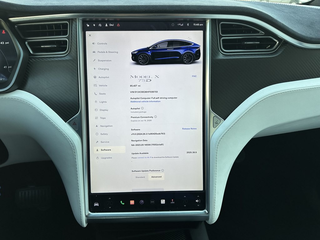 2017 Tesla Model X Image 11