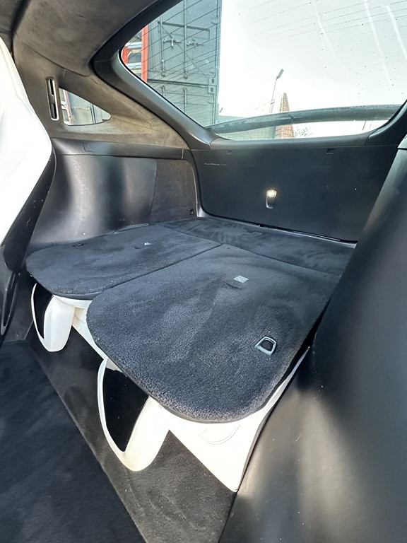 2017 Tesla Model X Image 16