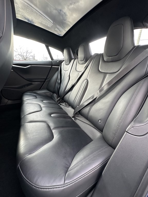 2017 Tesla Model S Image 15