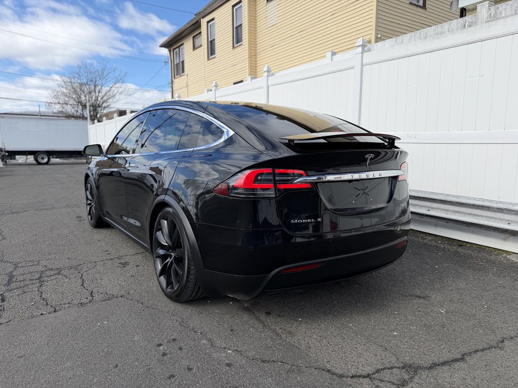 2016 Tesla Model X Image 5