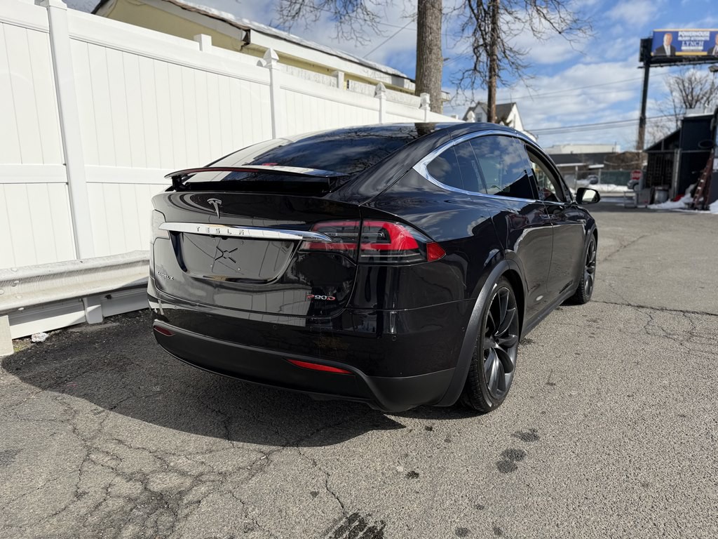2016 Tesla Model X Image 7