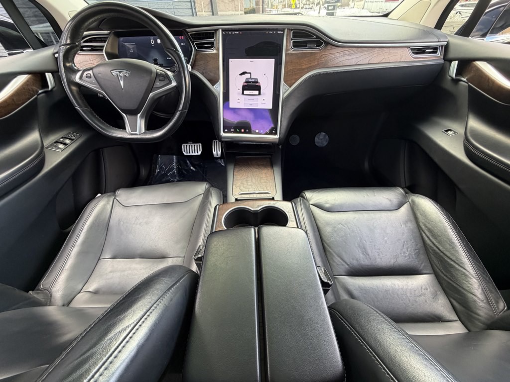 2016 Tesla Model X Image 9