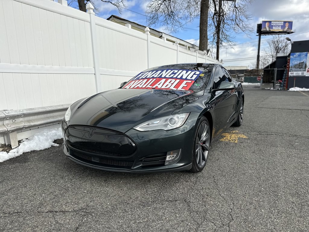 2014 Tesla Model S Image 1