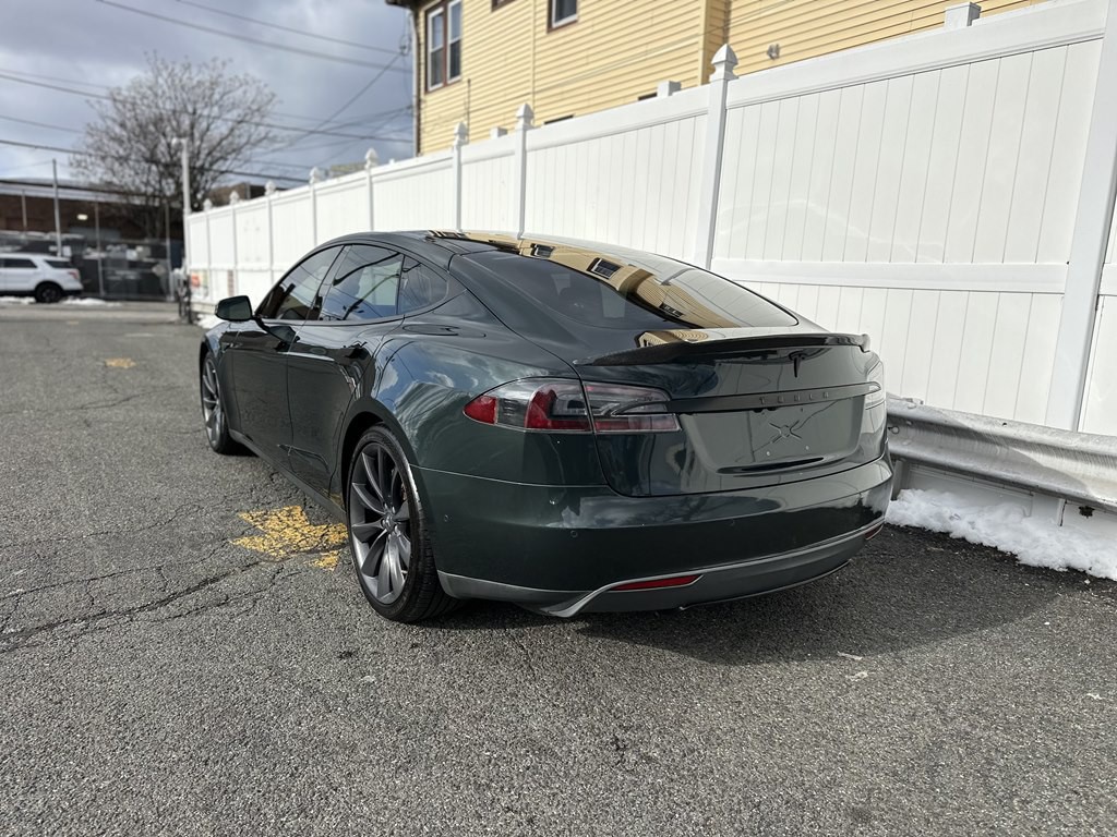 2014 Tesla Model S Image 5
