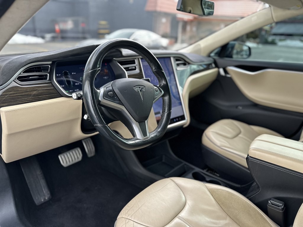 2014 Tesla Model S Image 9