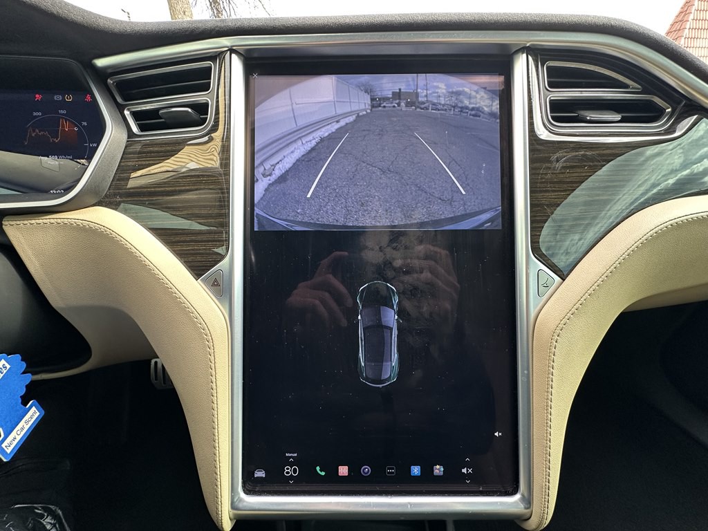 2014 Tesla Model S Image 13