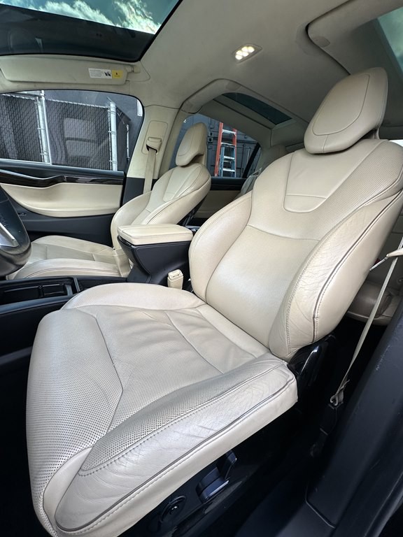 2016 Tesla Model X Image 13