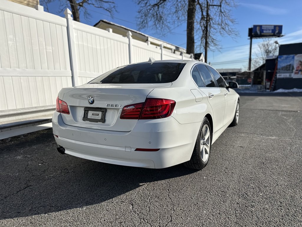 2012 BMW 5 Series Image 7