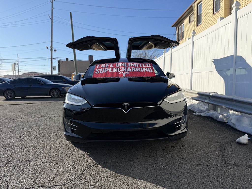 2016 Tesla Model X Image 2