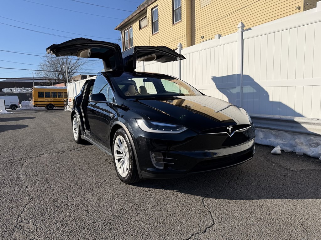 2016 Tesla Model X Image 3