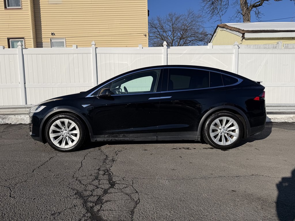 2016 Tesla Model X Image 4
